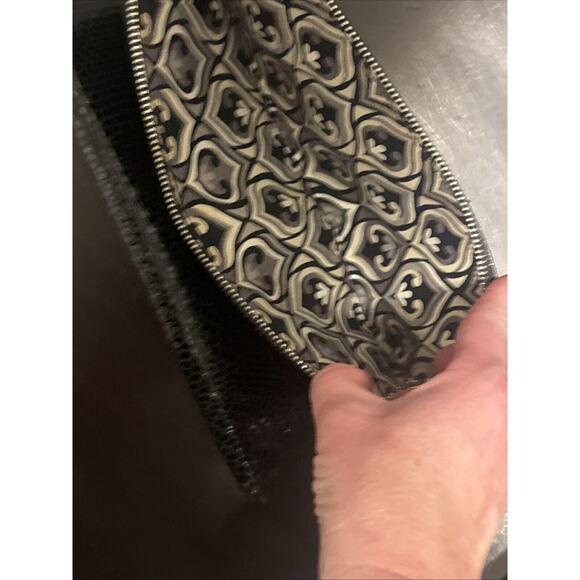 Brighton Medallion Zip Leather Wallet Clutch With Multiple Card Holders - Picture 5 of 9